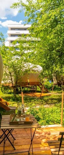 Dragonfly Gardens - The Wagons Brașov