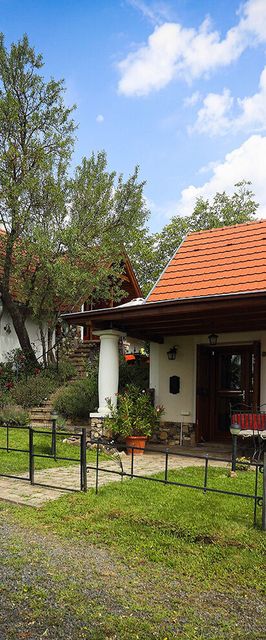 Káli Borház - Nyaralóházak Köveskál