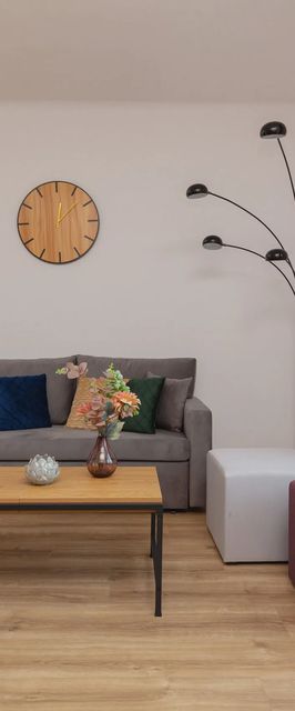 Pl. Dąbrowskiego 5/17