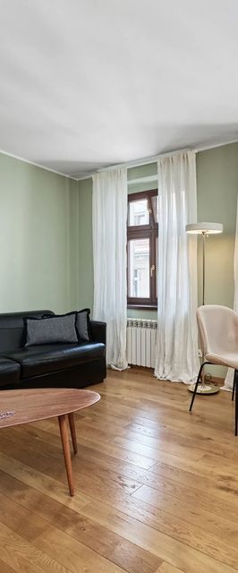 Uniwersytecka 11/12 m. 13