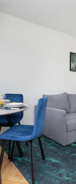 Al. Solidarności 92/95