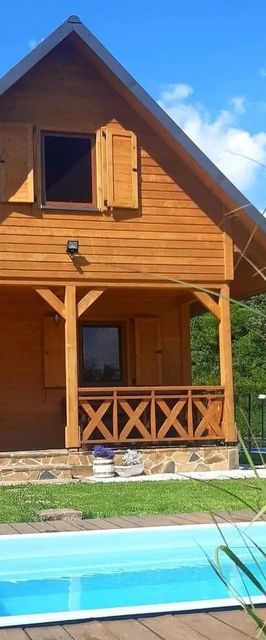 Domek Skowronek z basenem Lesko