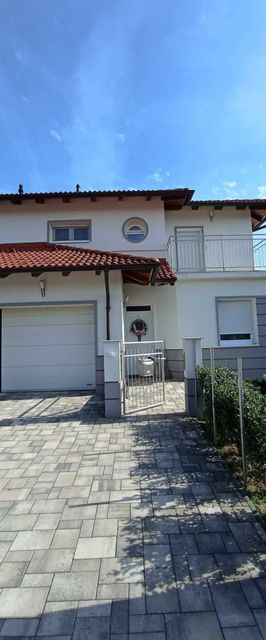 Klau & Bali Apartmanház Sopron