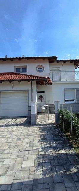 Klau & Bali Apartmanház Sopron