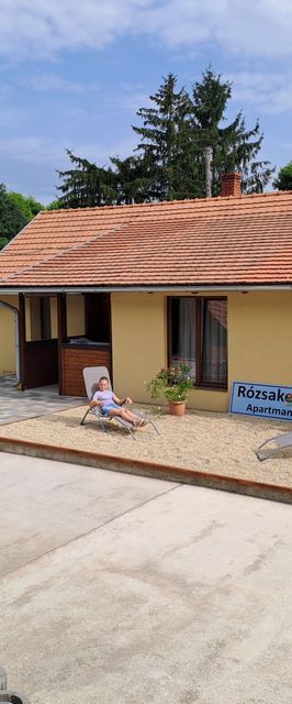 Rózsakert Apartman Zala Tekenye