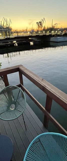 Widoki 1 domek na nabrzeżu Stoczni Cesarskiej Gdańsk