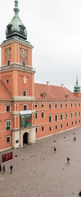 Pl. Zamkowy 15/19 m.23^