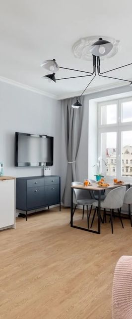 Noakowskiego 16/39A^