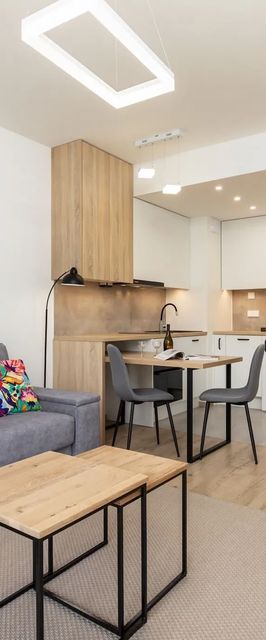 Al. Solidarności 60B/1^