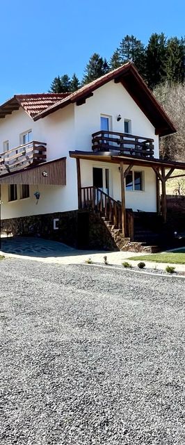 Casa de sub Horă Zărnești