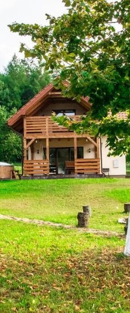 POD LASEM U SURAJÓW