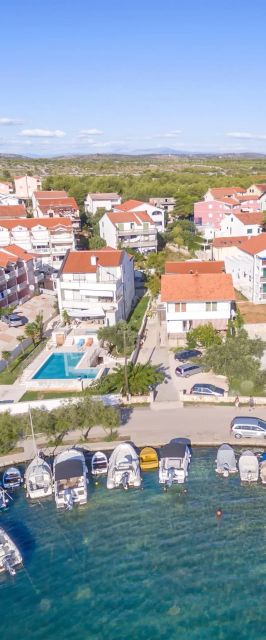 Apartment BR with sea view Srima