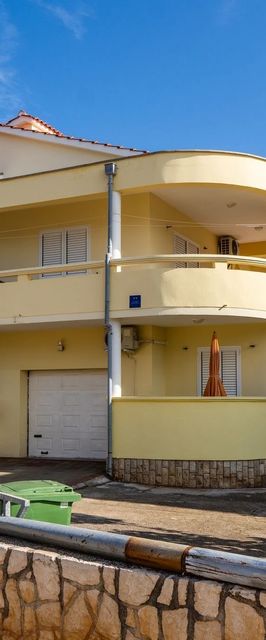 Apartments Kapovic Vir