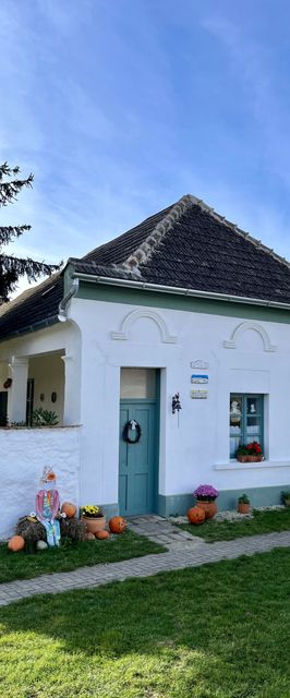 Öregfenyő Tornácosház Bakonykoppány