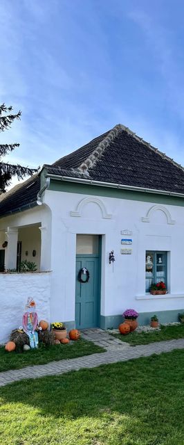 Öregfenyő Tornácosház Bakonykoppány