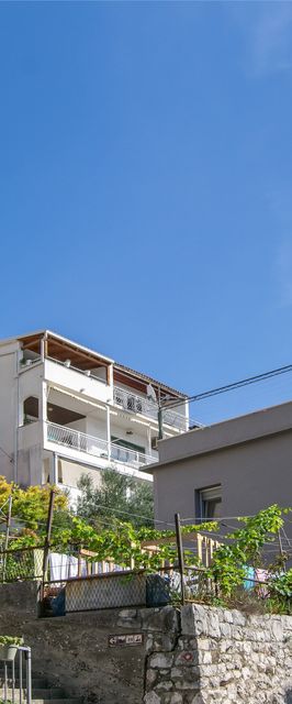 Apartments Ozren Omis