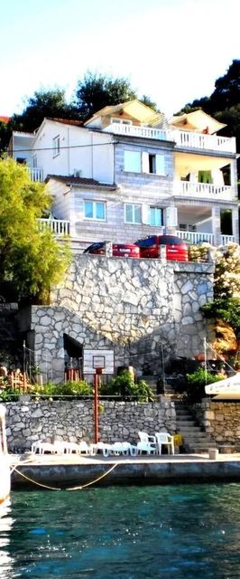 Apartments Ivo Račišće