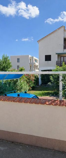 Apartment Mir Betina
