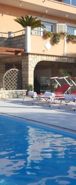 Apartment and Room Cherry Novalja