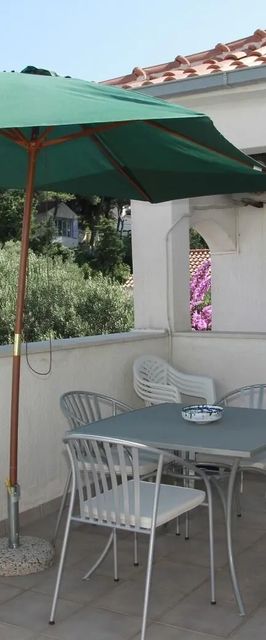 Apartment Vinko Postira