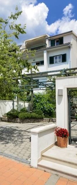 Apartments Gianni Makarska