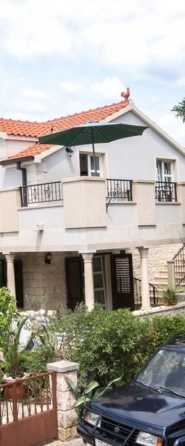 Apartment Damir Postira