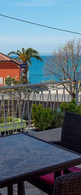 Apartments and Rooms Robi Podstrana