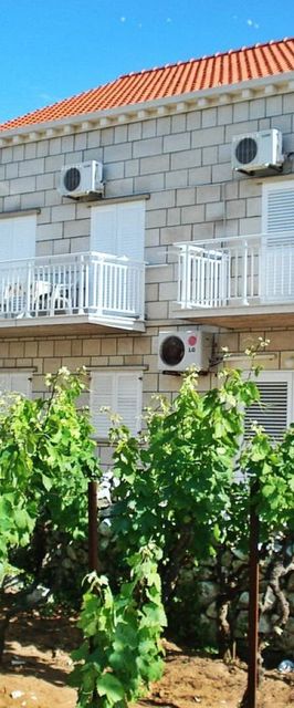 Apartments Krila Lumbarda