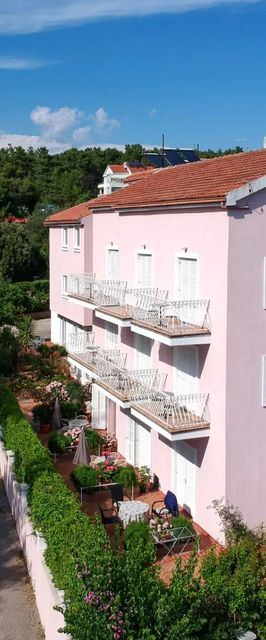 Apartments Josi Vrboska