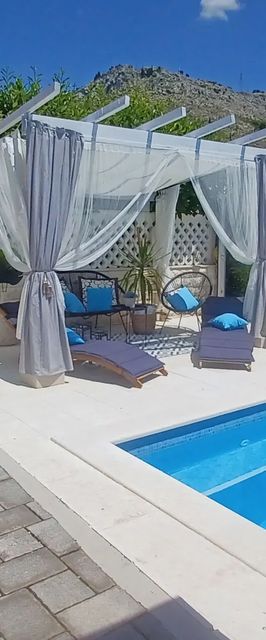 House Matenda house Solin