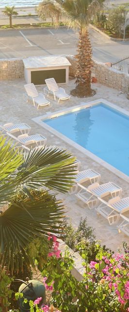 Apartments Mladen Vrsi