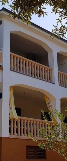 Apartments Mare Family only Mandre