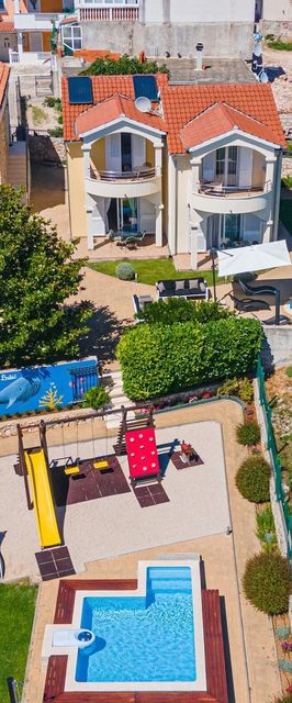 Villa Holiday Reunion Pirovac