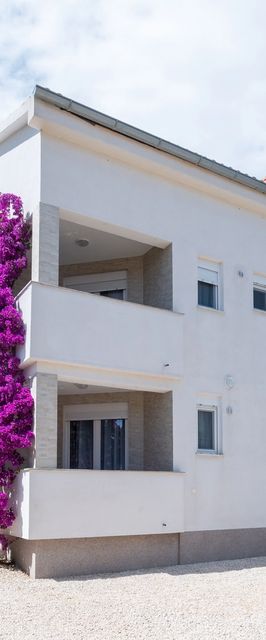 Apartmanok Parkolóhellyel Vir - 23221