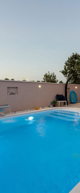 Ház Családok Részére Medencével Peroj, Fazana - 23328 Peroj