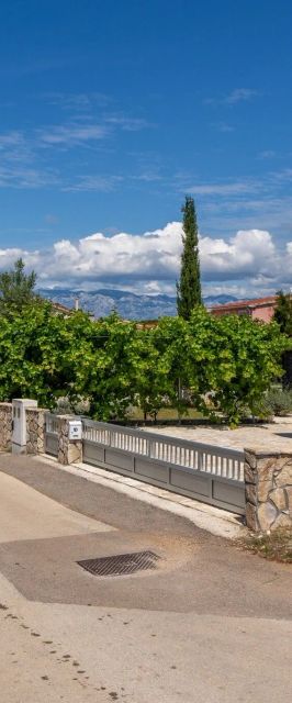 Apartmanok Parkolóhellyel Vir - 23333