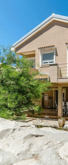 Apartmanok Parkolóhellyel Vir - Lozice, Vir - 23359 Vir - Lozice