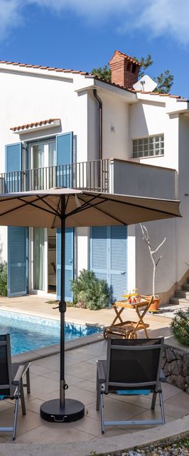 Apartmanok Családok Részére Medencével Njivice, Krk - 23547 Njivice