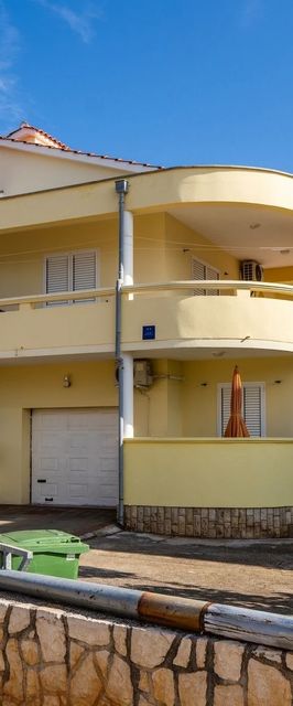 Apartmanok Parkolóhellyel Vir - 23588