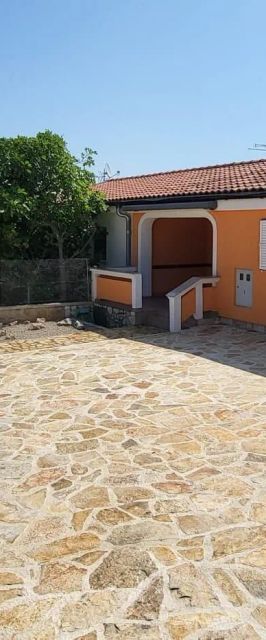 Apartmanok Parkolóhellyel Vir - 23590