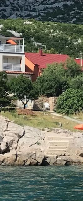 Apartments Neno Karlobag