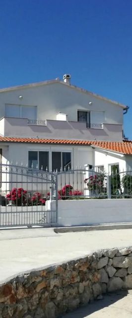 Apartments Let Sukosan