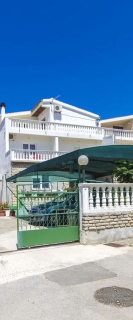 Apartment Malaga Tribunj