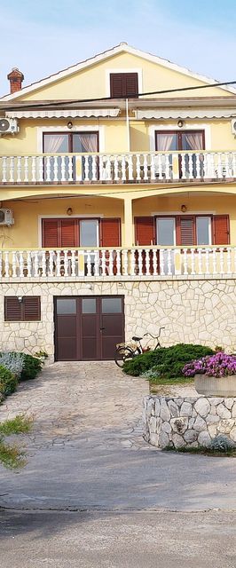 Apartments Grbac Veli Rat-Seaside Veli Rat