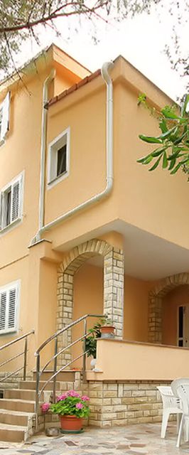 Apartments Dino Novalja