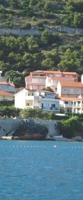 Apartments Vin Seget Donji