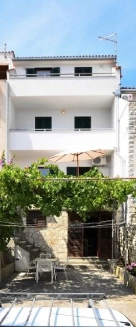 Apartments Nikola Bol