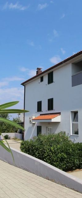 Apartments Ema Malinska