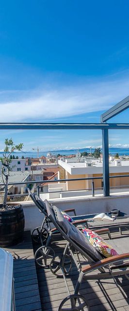 Apartment Jacuzzi Sky Split