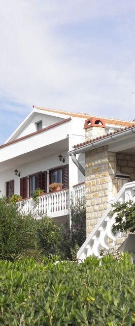 Apartments Pere Povljana